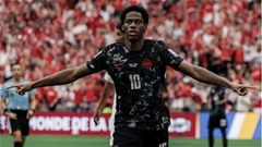 Jonathan David sánh ngang GOAT Lionel Messi